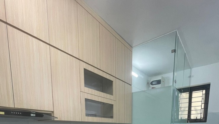 CHO THUÊ NHÀ NGÕ Ô TÔ THÁI THỊNH, ĐỐNG ĐA 2 TẦNG, 90M2, 4 NGỦ, 1 WC, 15 TRIỆU/THÁNG.
